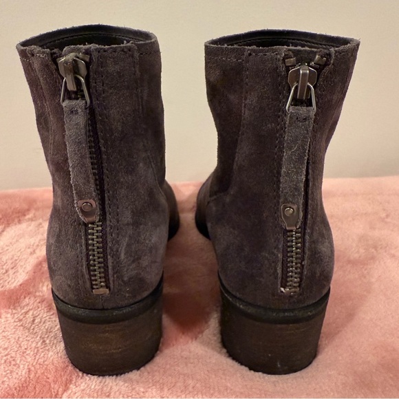 Dolce Vita Women's Cassius gray Suede ankle Booties/size 6 - Picture 5 of 11